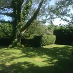 Charmante Petite Maison Dans Le Jardin