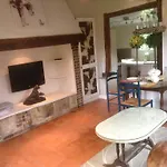 Charmante Petite Maison Dans Le Jardin *