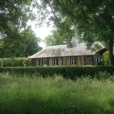 Charmante Petite Maison Dans Le Jardin *
