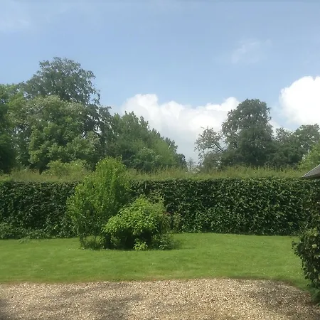 Charmante Petite Maison Dans Le Jardin Letteguives