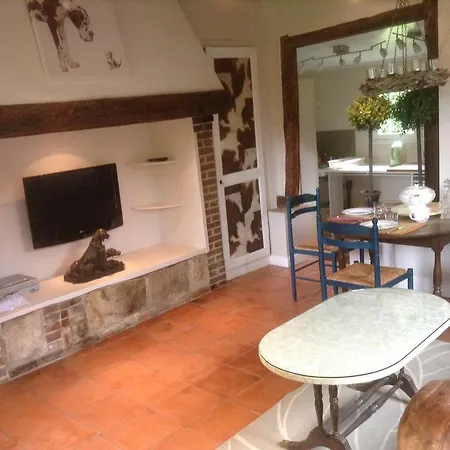 Charmante Petite Maison Dans Le Jardin *