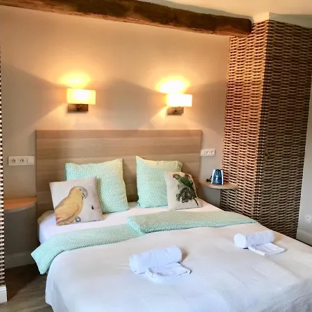 Charmante Petite Maison Dans Le Jardin * Letteguives